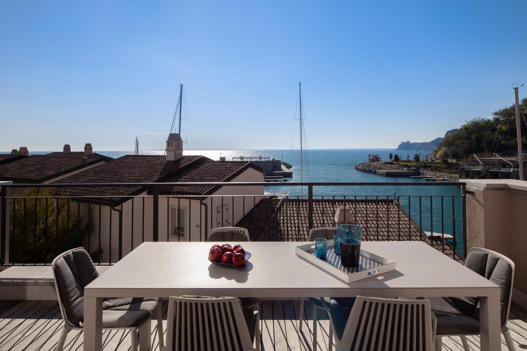 סיסטיאנה Portopiccolo Apartments מראה חיצוני תמונה